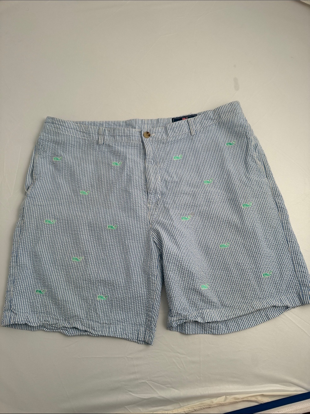 Vineyard Vines blue white seersucker green whale print club shorts 42